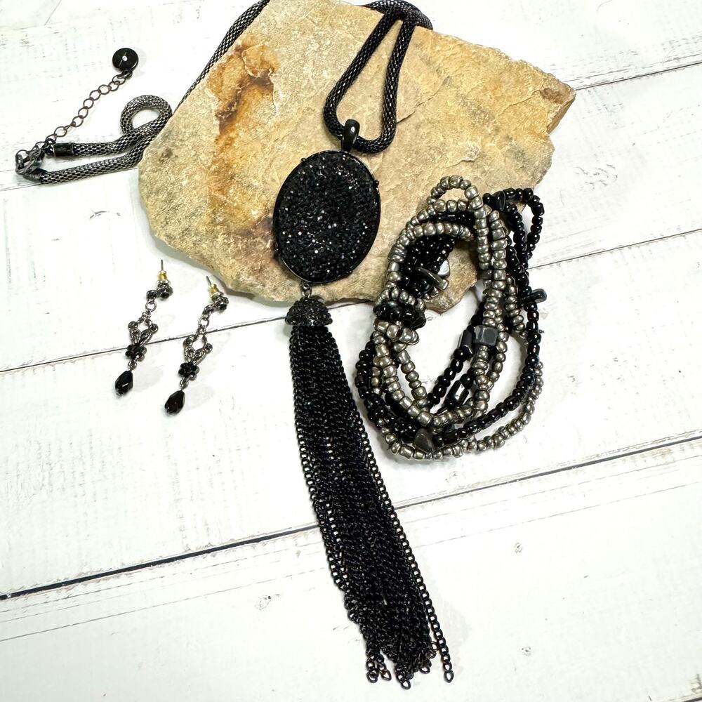Black Tone Jewelry Set Tassle Mesh Necklace Stretch Bracelet Dangle Earrings